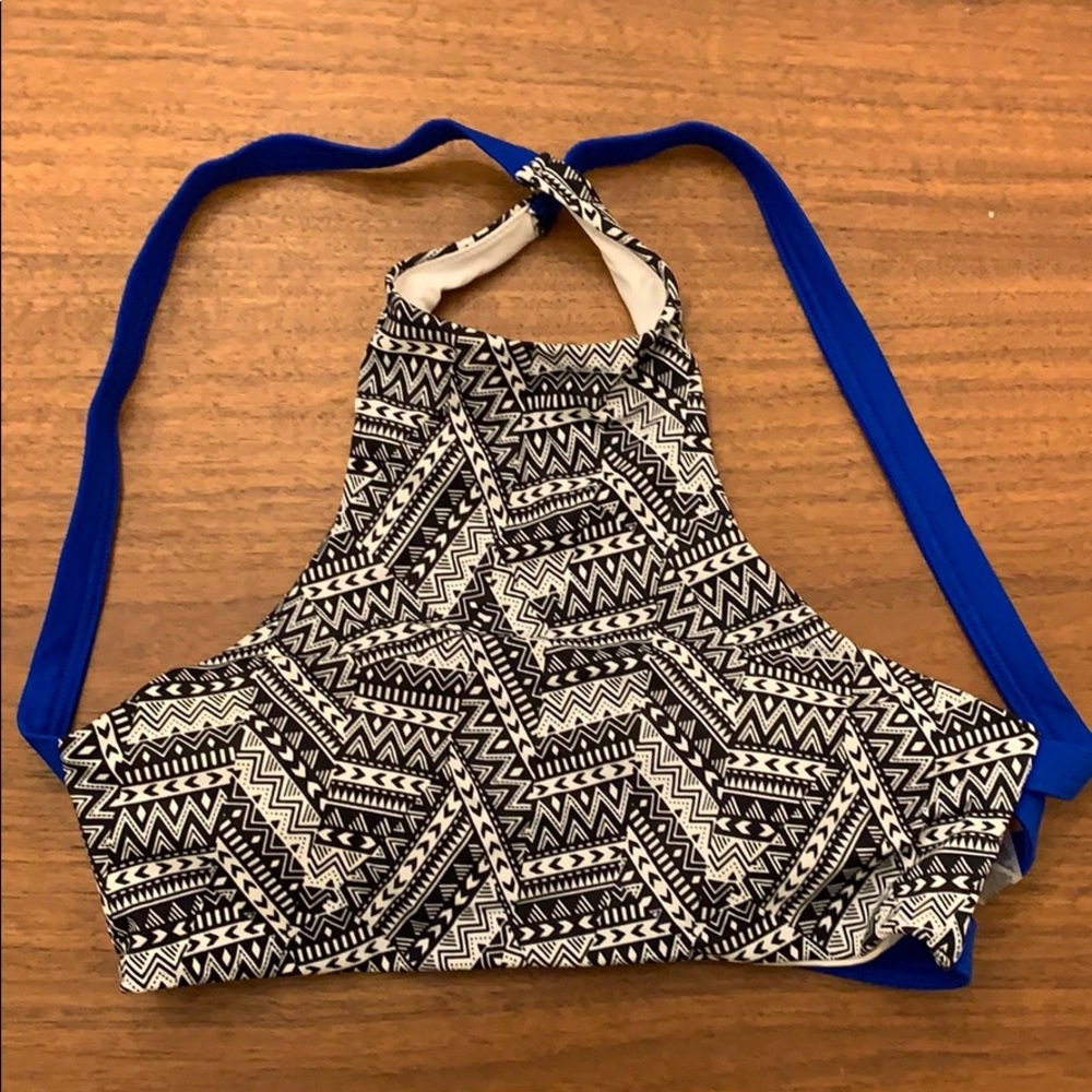 High neck geometric swim top